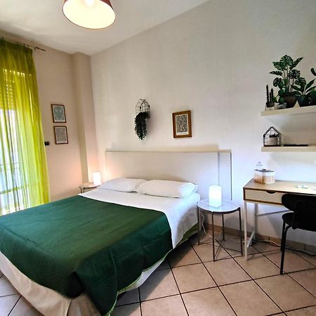 Casa Viola A 900 Mt Dalla Staz. Centrale Pescara Extérieur photo