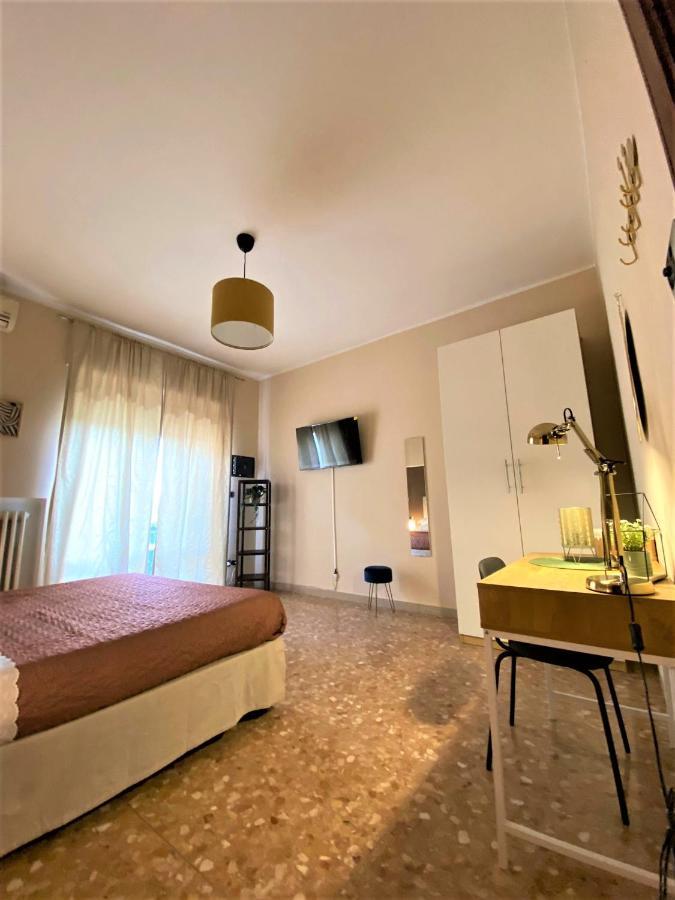 Casa Viola A 900 Mt Dalla Staz. Centrale Pescara Extérieur photo