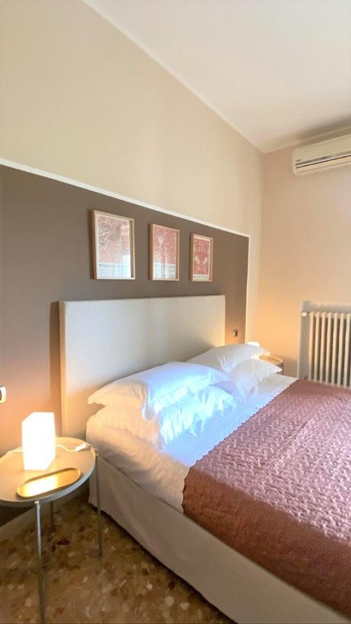Casa Viola A 900 Mt Dalla Staz. Centrale Pescara Extérieur photo