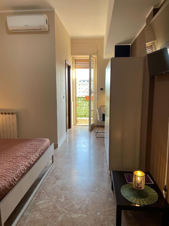 Casa Viola A 900 Mt Dalla Staz. Centrale Pescara Extérieur photo