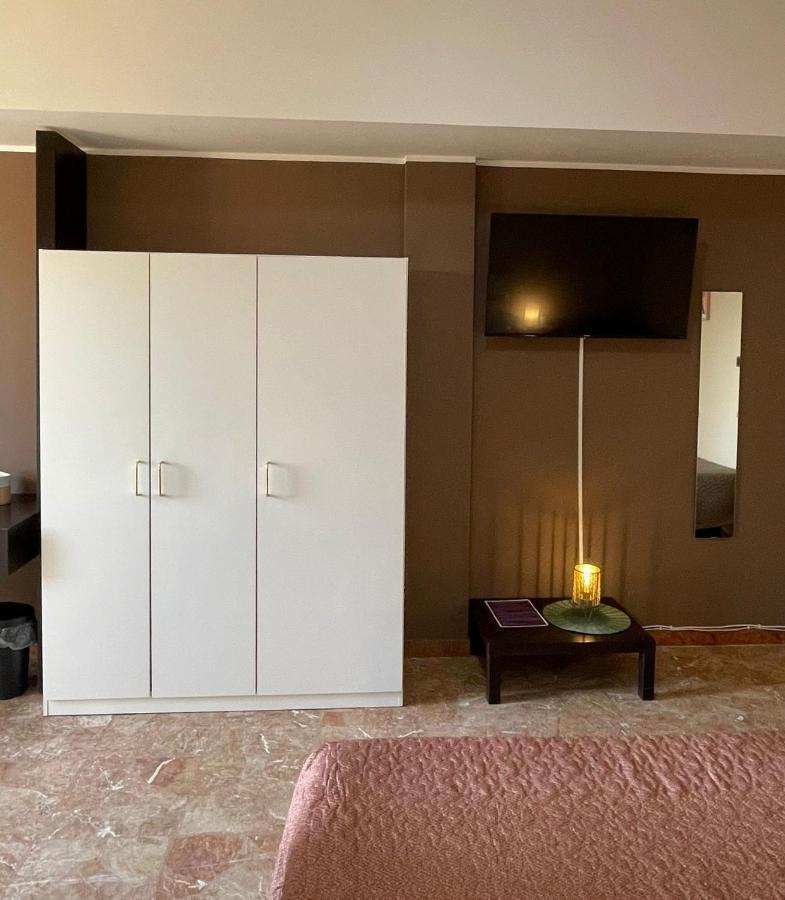 Casa Viola A 900 Mt Dalla Staz. Centrale Pescara Extérieur photo